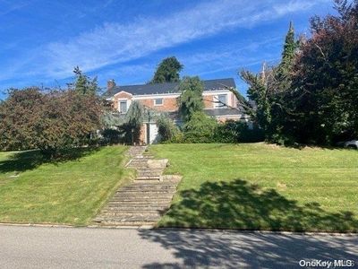 10 Bayside Drive, Great Neck, NY, 11023