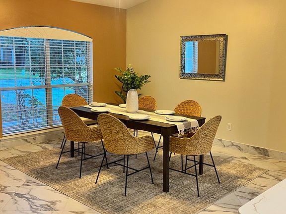4th image of 301 Johns Glen Dr