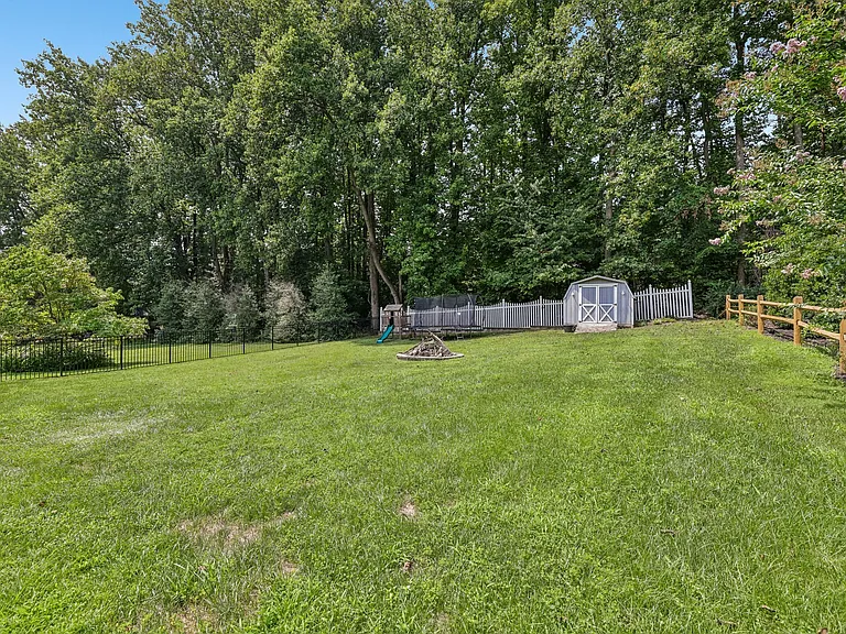 8647 Water Fall Dr — Photo 27