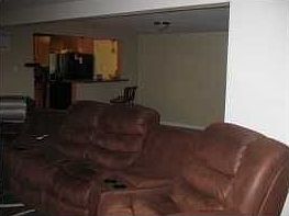 4th image of 10201 Hammond St