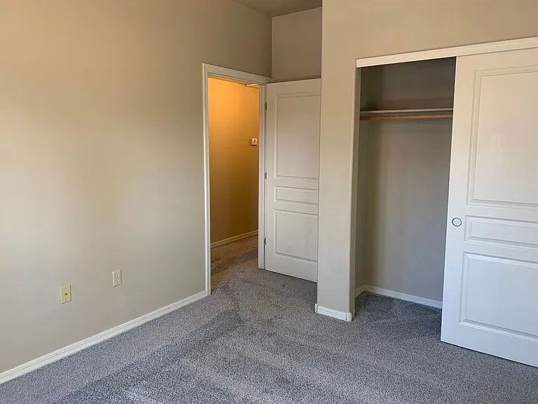1117 E 8th St #B1004 — Photo 11