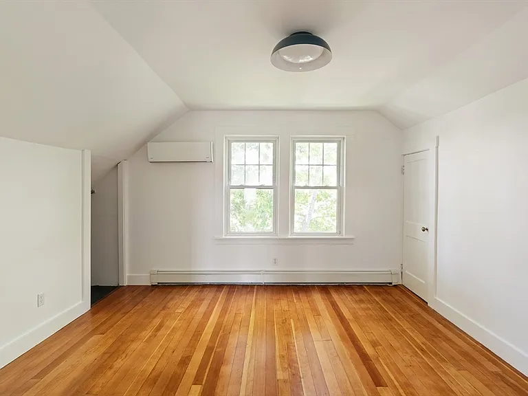 8-10 York Ave #10 — Photo 16