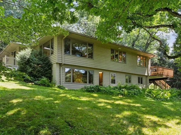 102 W Kraft Rd, West Saint Paul, MN 55118