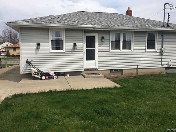 3rd image of 1126 Parker Blvd