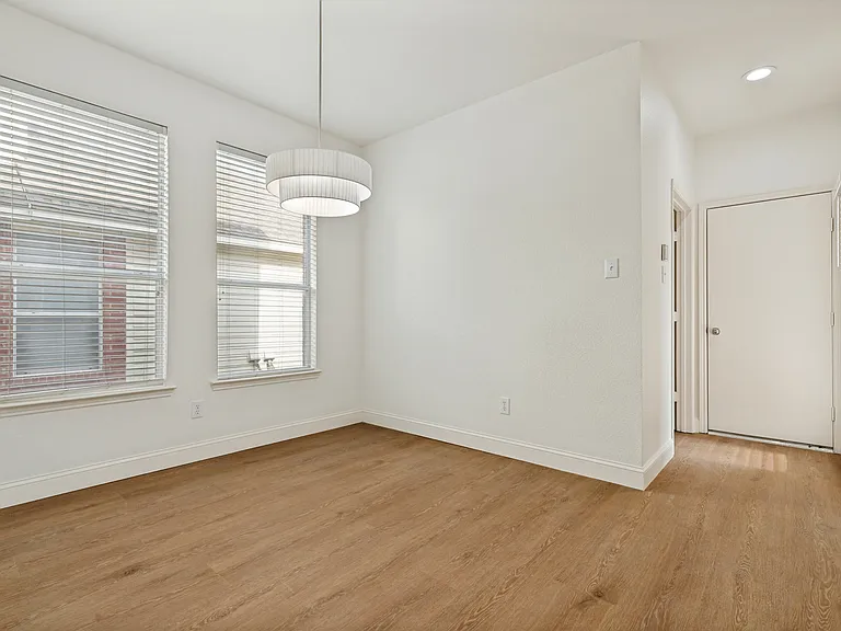 5925 Pine Meadow Ln — Photo 8
