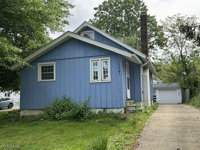 1st image of 1379 E 219th St
