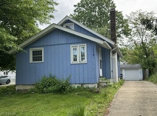 1379 E 219th St, Euclid, OH 44117
