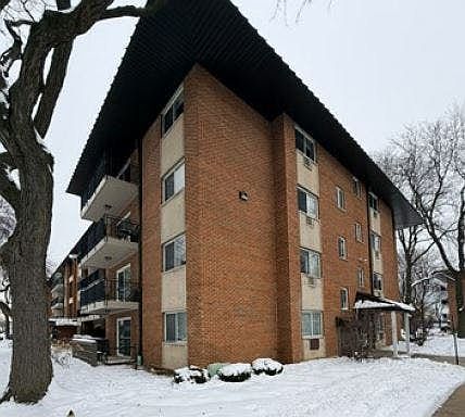2nd image of 2230 S Goebbert Rd #13