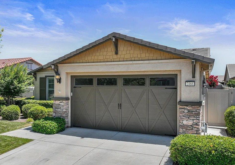 1st image of 2466 Plumcreek Ln