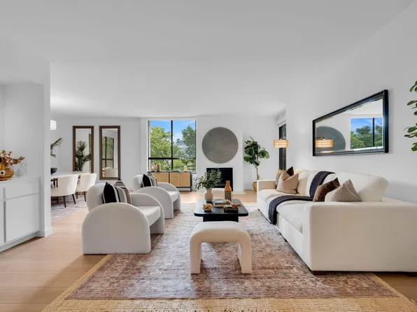 814 Amherst Ave APT 204, Los Angeles, CA 90049