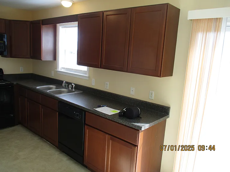515 Leesburg Dr — Photo 6