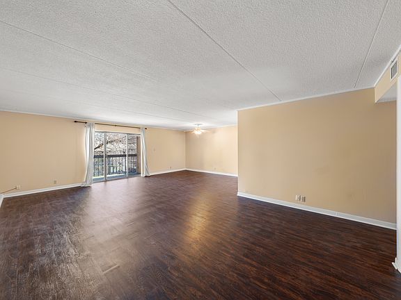 3rd image of 402 Berlin Dr #C140