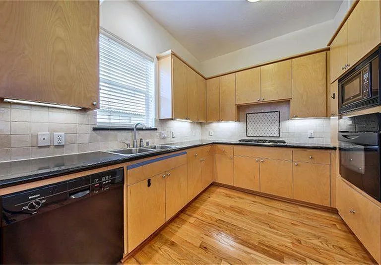 3509 Bradford St #C — Photo 8