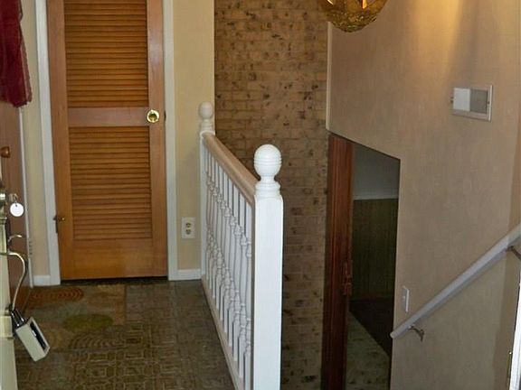 2nd image of 1510 Albany Cir