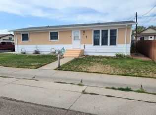 915 W 10th St, Ogallala, NE 69153