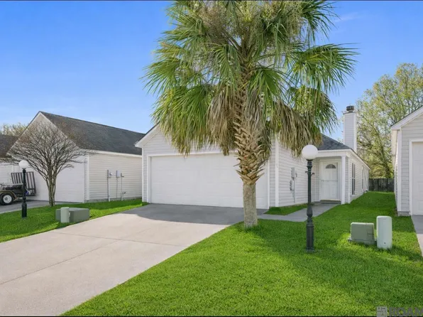 1028 Hammond Manor Dr, Baton Rouge, LA 70816