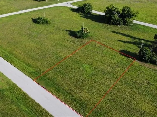 1720 NE 17th St, Cape Coral, FL 33909