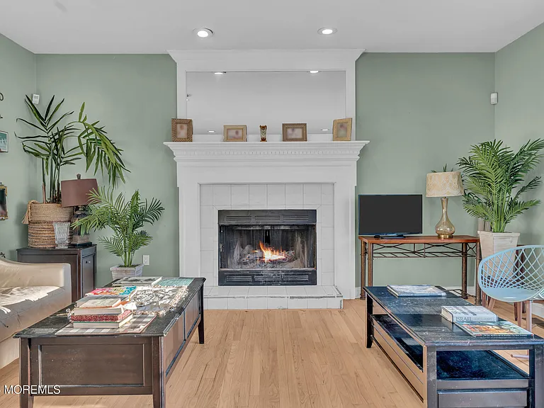 21 Old Queens Ct — Photo 11
