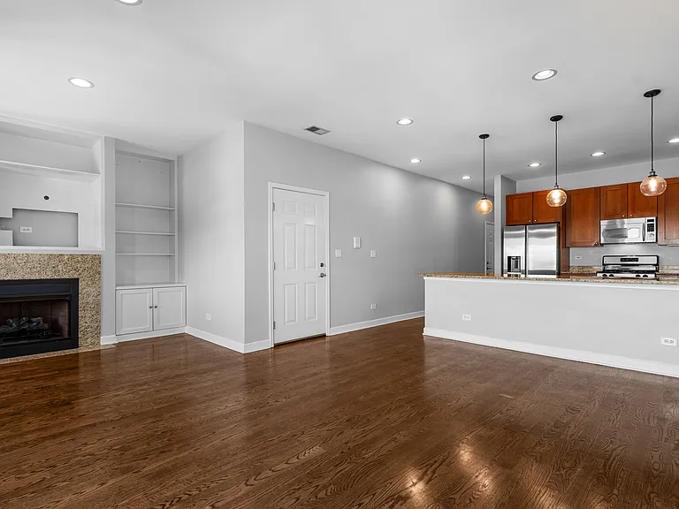 529 N Racine Ave #3 — Photo 8
