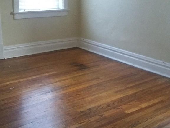 4th image of 2121 Prather Ave #1