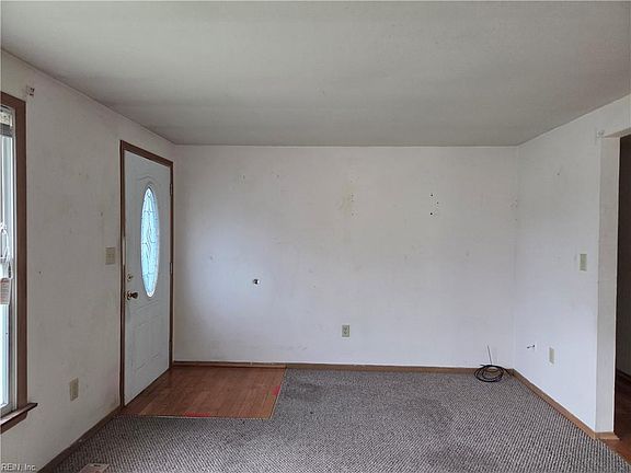 4th image of 77 Fulton St