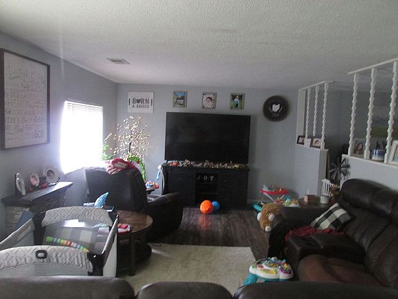 3rd image of 1473 Wichita Dr S