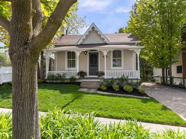 13 Nelson Sq E, Barrie, ON L4M 4J6