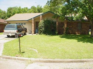 129 Magnolia Ave, Pryor, OK 74361