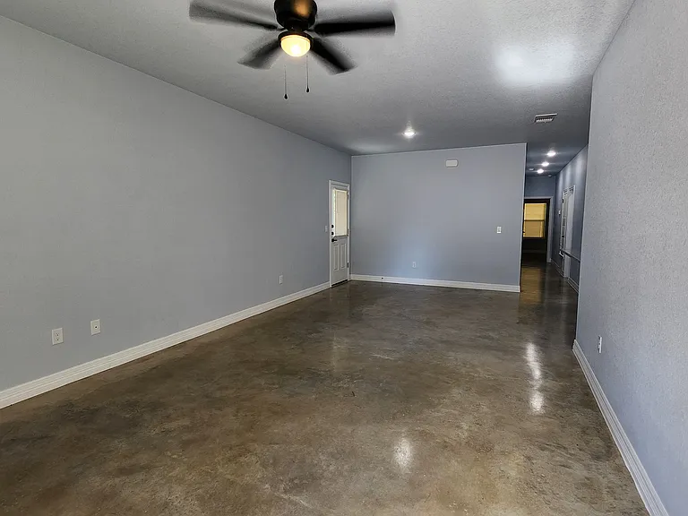 901 Mimosa Dr — Photo 4