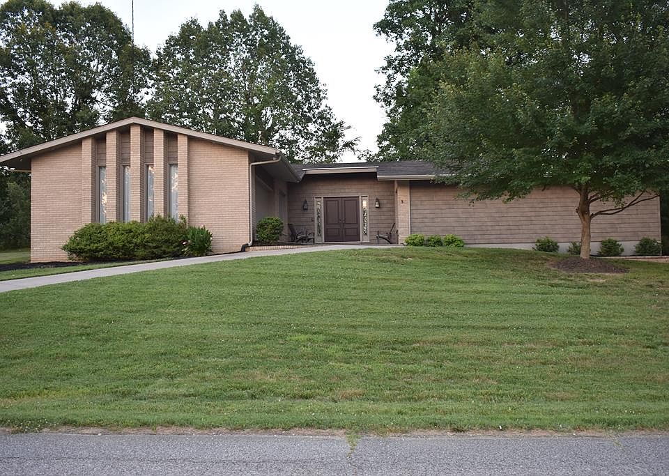 1st image of 2042 Lakeview Dr