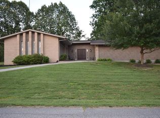 2042 Lakeview Dr, Madisonville, KY 42431