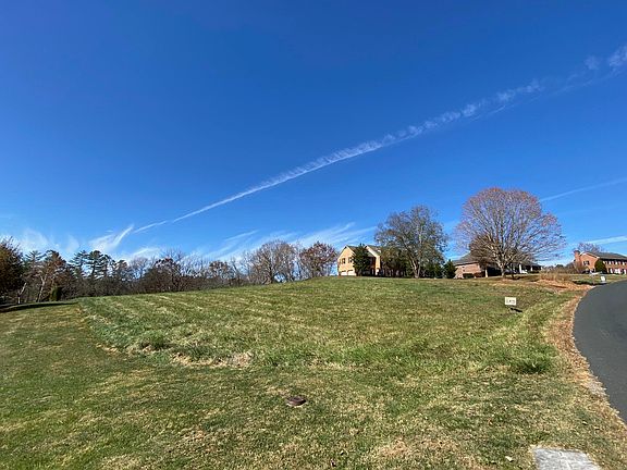 4th image of 13 High Meadow Dr