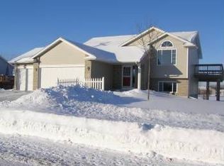 411 Whiskey Rd, Isanti, MN 55040