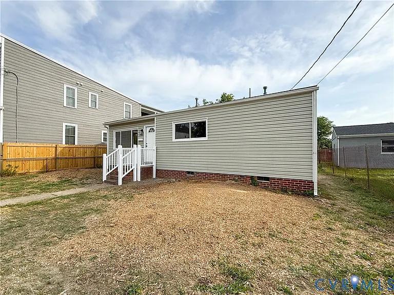 2706 Selden St — Photo 15