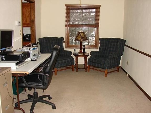 4th image of 2080 E Hickory Dr