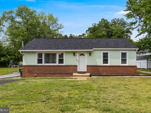 104 W Hawthorne Dr, La Plata, MD 20646