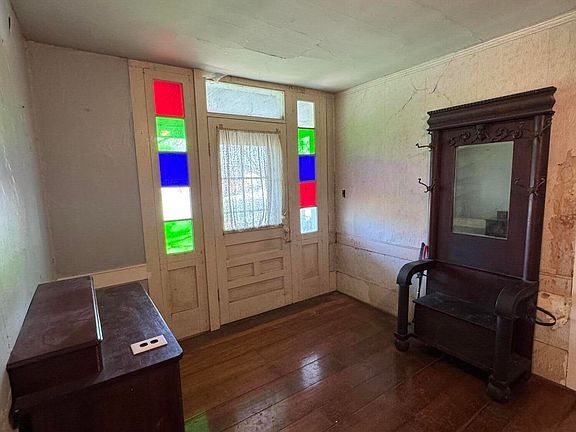 3rd image of 3859 Millersburg Ruddles Mill Rd