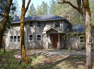 212 Genverna Gln, Grants Pass, OR 97527