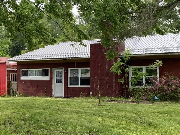 9137 N Sunnyside Dr, Linesville, PA 16424