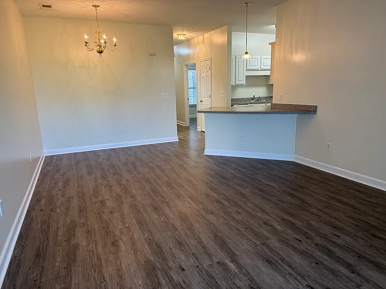 142 Westhaven Dr #9B — Photo 4