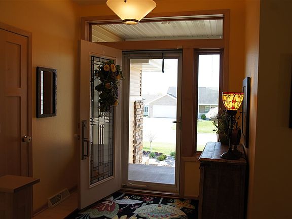 4th image of 4007 Windmill Ln