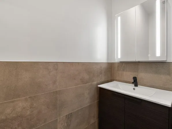 952 Broadway image 7 of 22