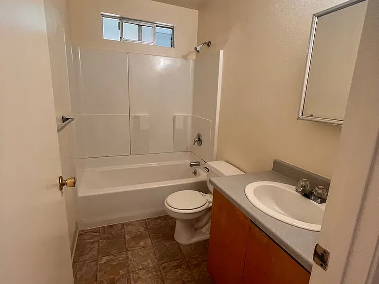 1330 Haven Ln — Photo 9
