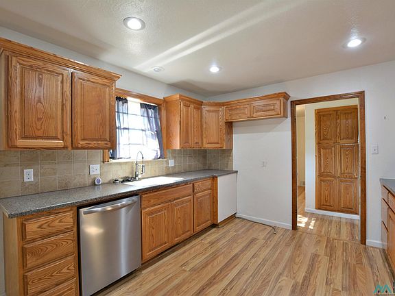 3rd image of 1305 Huntington