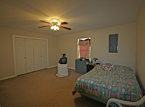 4th image of 604 E Vfw Ave #4