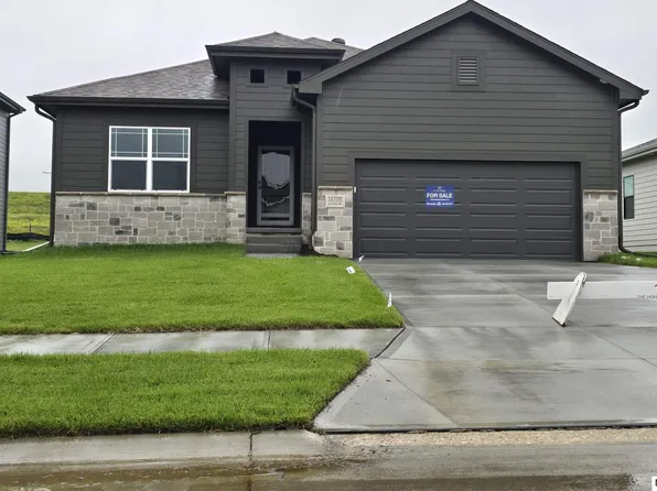 16105 Isabella St, Bennington, NE 68007