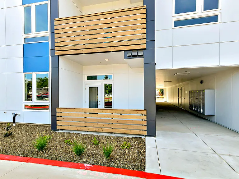 Parkway Apartments — Photo 6