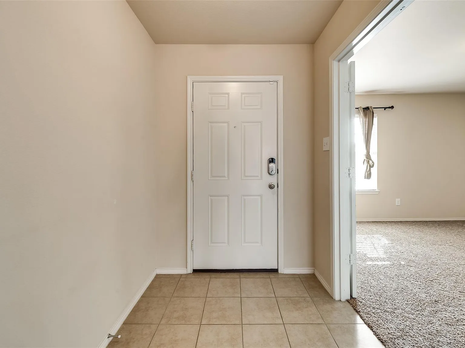 4 bed, 2110 sqft, $2,400 — Photo 3