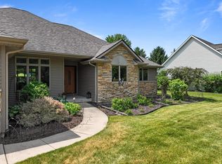 403 Fair Oaks Dr, Williams Bay, WI 53191