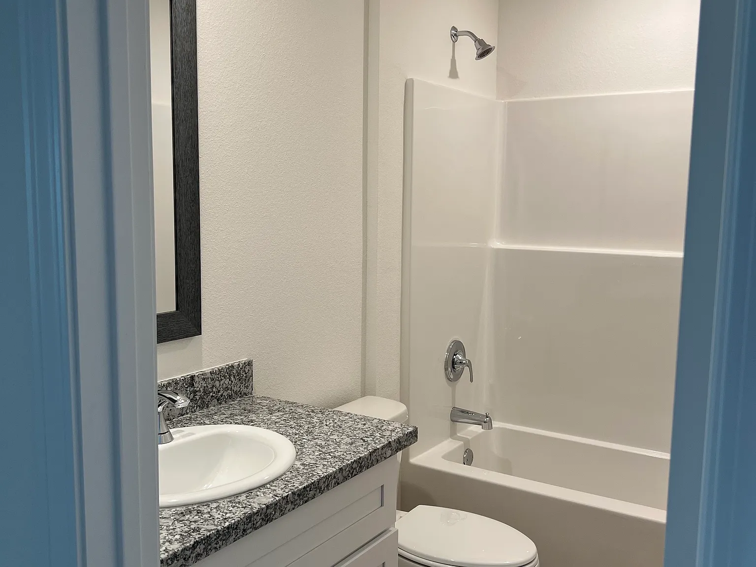 3 bed, 1380 sqft, $2,300 — Photo 1